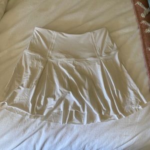 Lululemon lost in pace white skirt